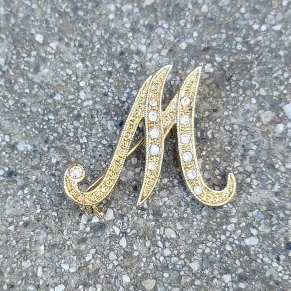 Jewelry - Vtg Gold Tone Letter "M" Brooch Pin with Rhinestone Accents